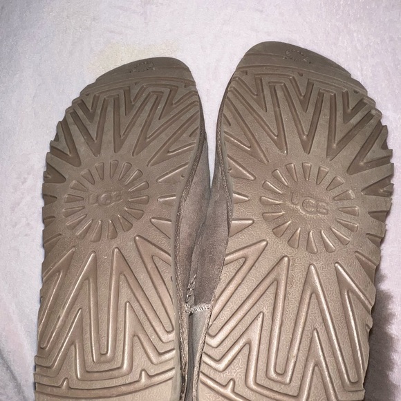 Barely worn uggs! - Picture 7 of 7